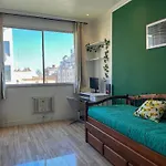 Qto&Sala Em Copacabana, 450 Metros Da Praia