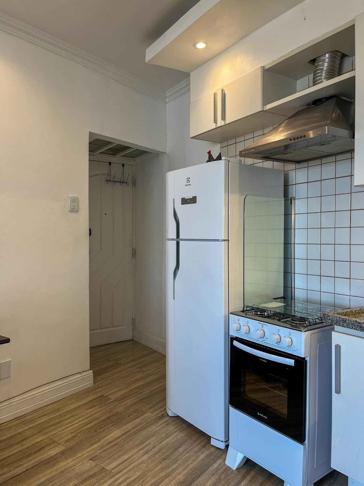 Qto&sala Em Copacabana, 450 Metros Da Appartamento *