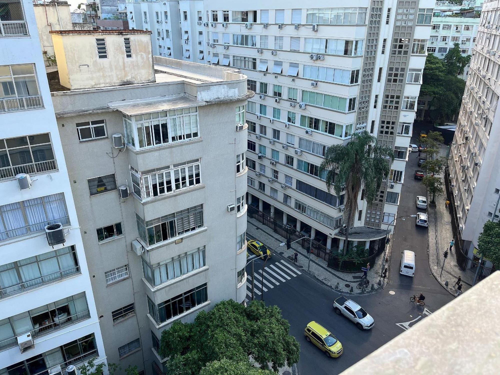 Qto&sala Em Copacabana, 450 Metros Da *